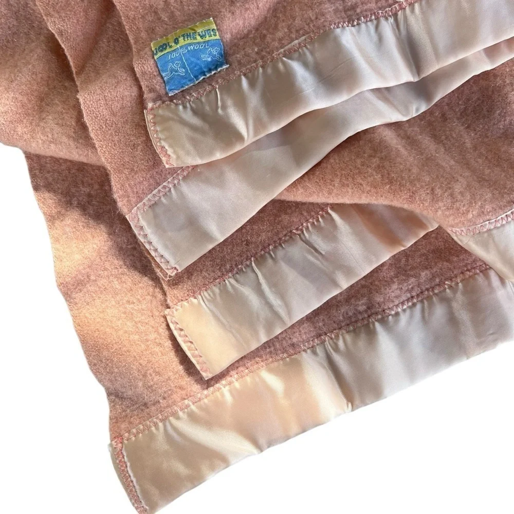 VTG Wool O’ The West Apricot Satin Trim Wool Blanket Portland Woolen Mills READ